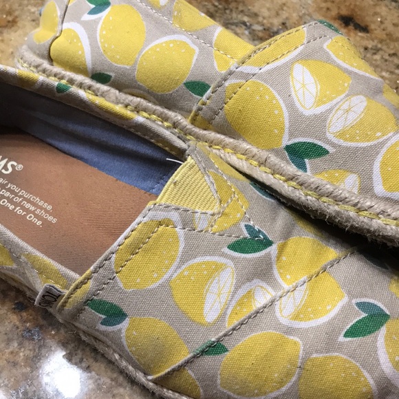 Lemon Toms🍋 - Picture 2 of 3